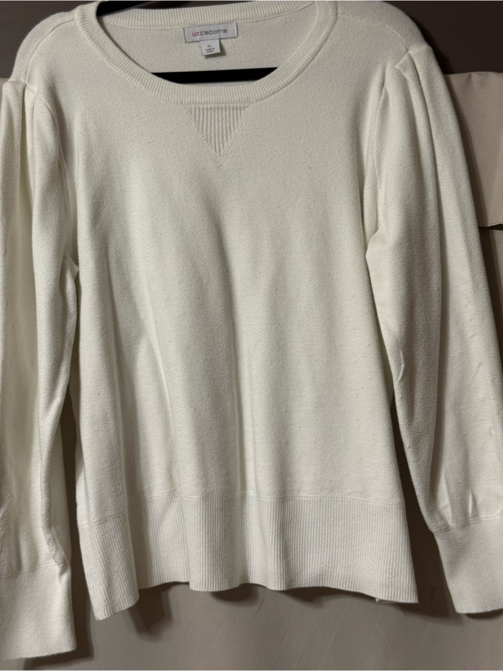 Liz Claiborne Off-White Crewneck Sweater